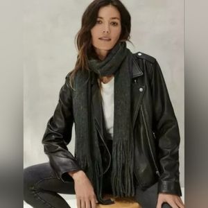 Lucky Brand Los Angeles Fabfitfun Grey Scarf - NWT